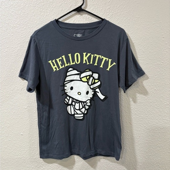 Sanrio Hello Kitty Mummy Women's Graphic T-Shirt Medium - Picture 2 of 5